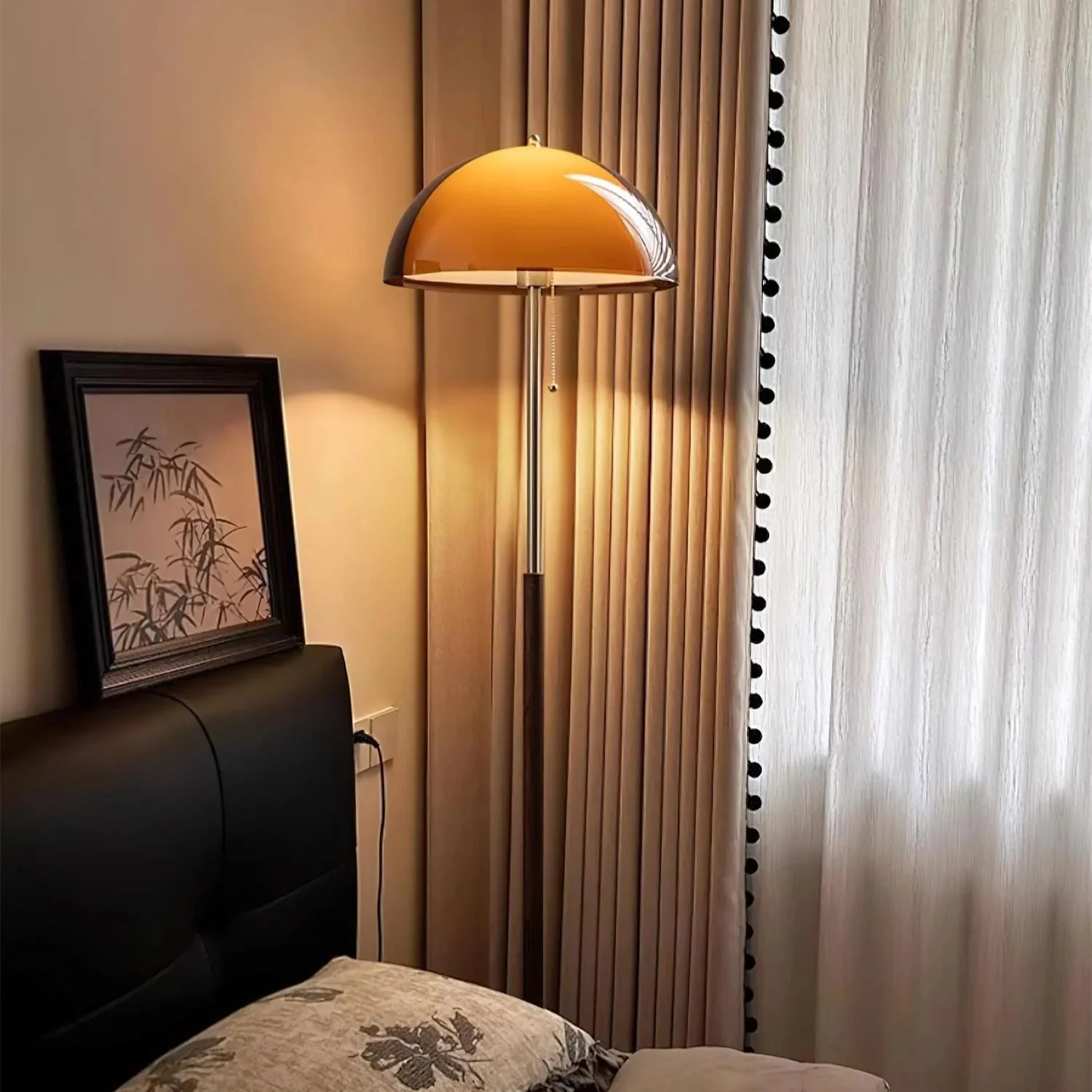 Marzella – Retro Vloerlamp Met Amber Koepel - Image 18
