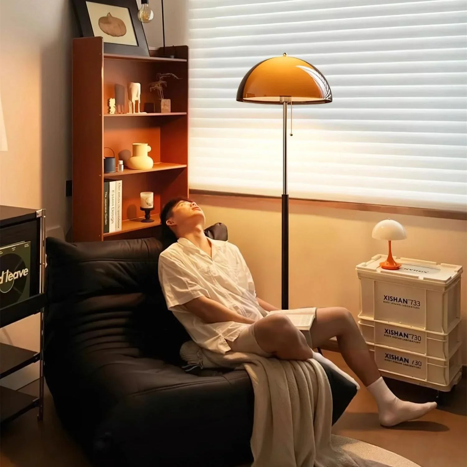 Marzella – Retro Vloerlamp Met Amber Koepel - Image 20