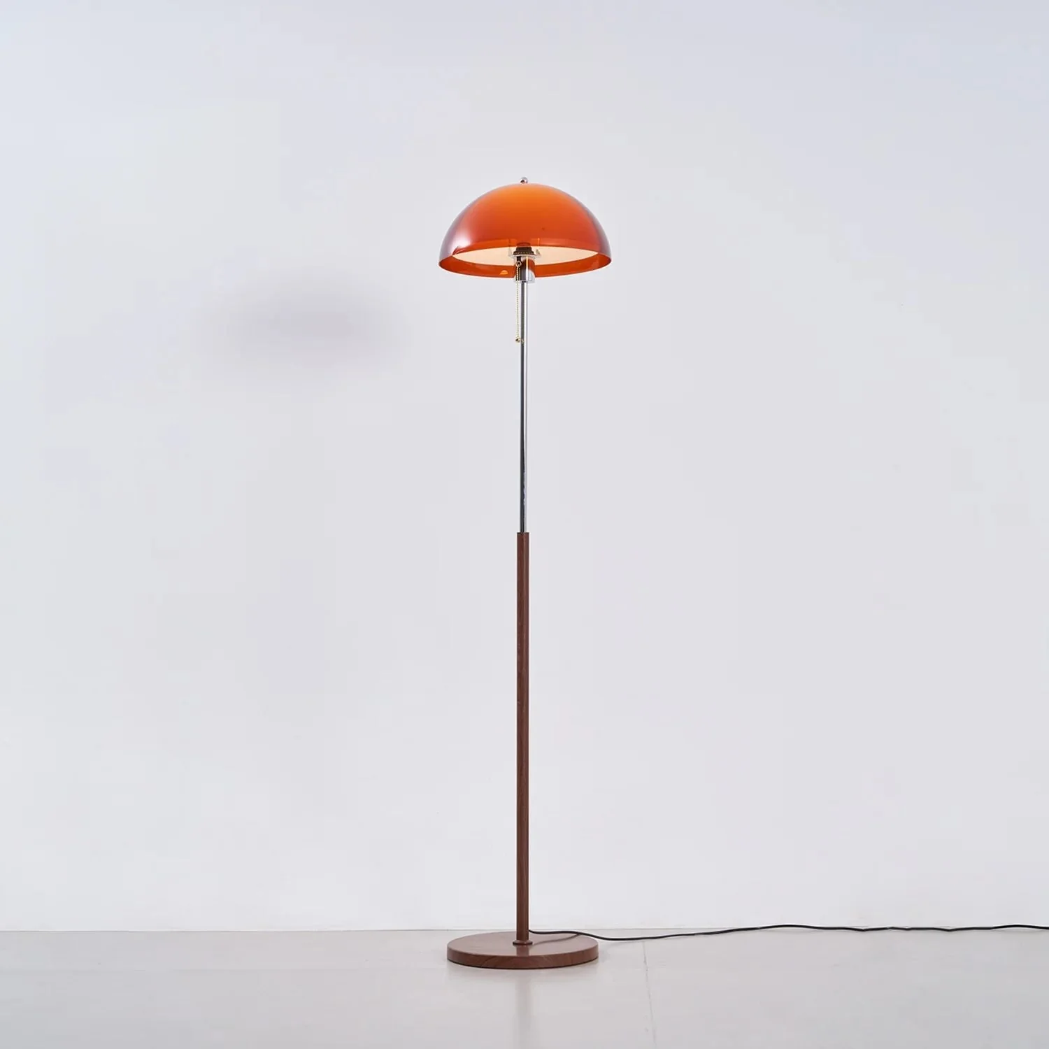 Marzella – Retro Vloerlamp Met Amber Koepel - Image 5